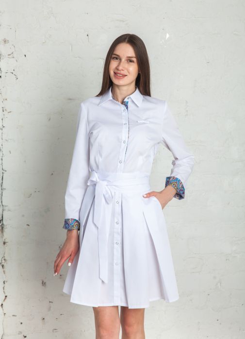 картинка Медицинский халат-платье "Бэлла" белый с принтом 802 от интернет магазина