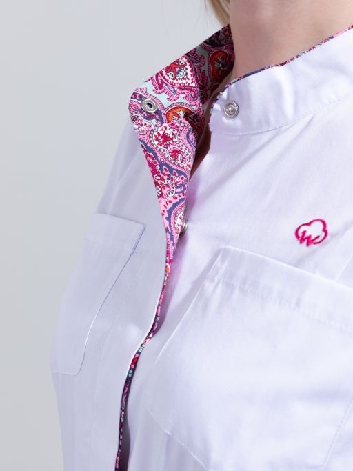 картинка Медицинский халат "Гелена" белый с принтом от интернет магазина